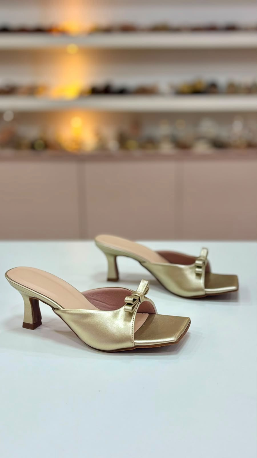 Mule dourada champagne